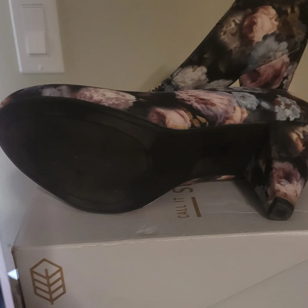 Spring shoes - Picture 3 of 3